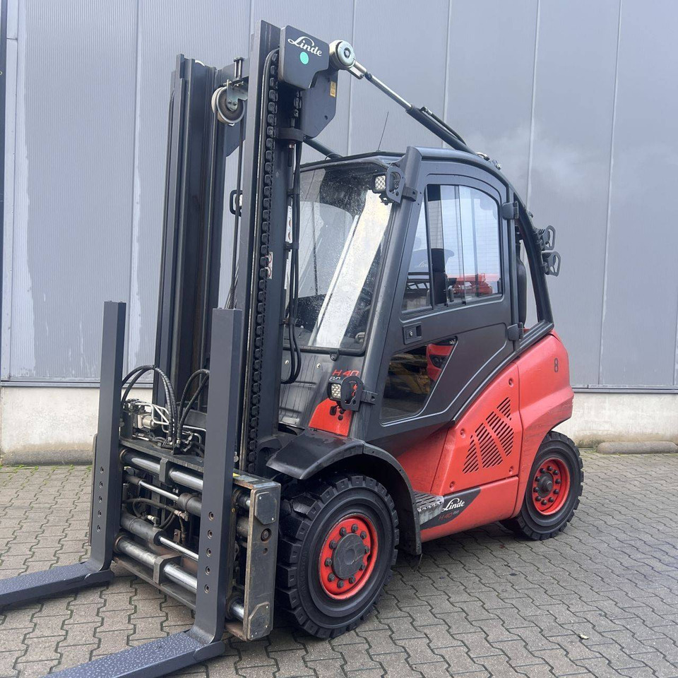 Linde H40T-02 (394) EVO - Plinski viličar: slika Linde H40T-02 (394) EVO - Plinski viličar Linde H40T-02 (394) EVO - Plinski viličar: slika Linde H40T-02 (394) EVO - Plinski viličar