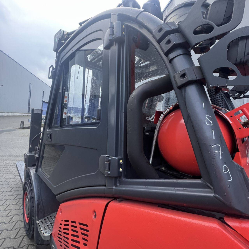 Linde H40T-02 (394) EVO - Plinski viličar: slika Linde H40T-02 (394) EVO - Plinski viličar Linde H40T-02 (394) EVO - Plinski viličar: slika Linde H40T-02 (394) EVO - Plinski viličar