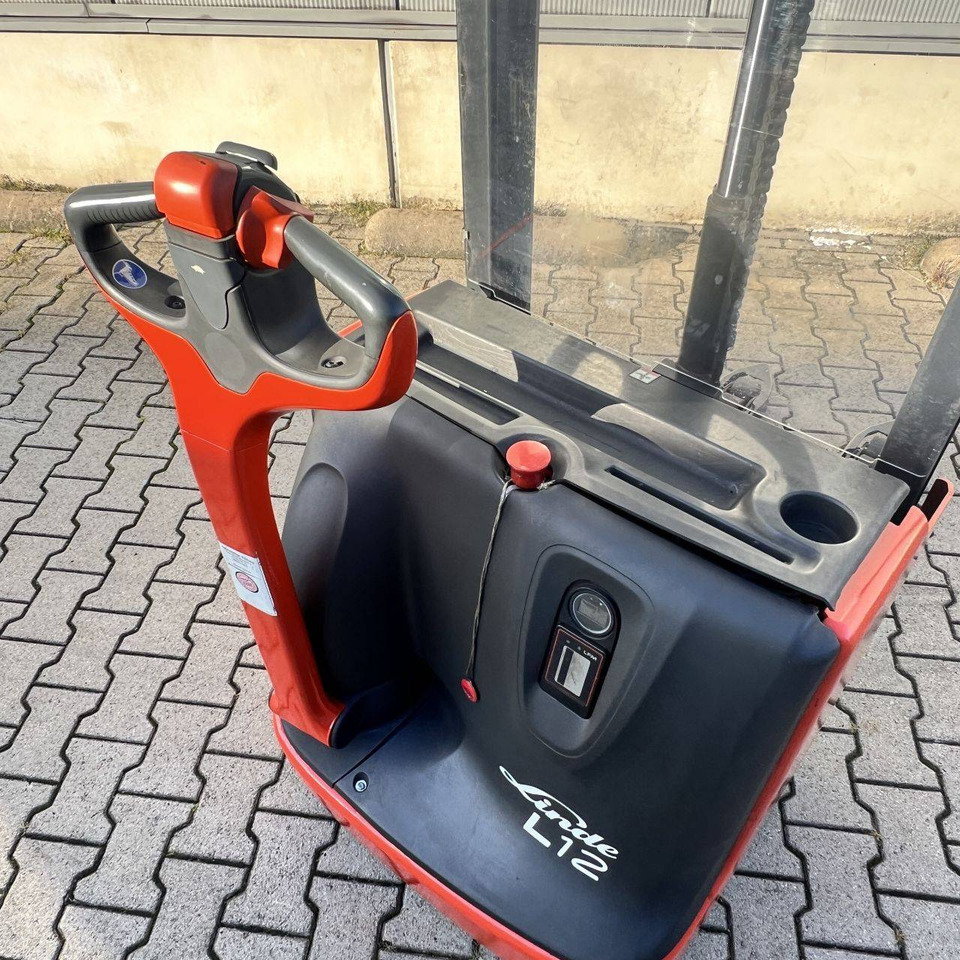 Linde L12 (1172) - Slagač stoga: slika Linde L12 (1172) - Slagač stoga Linde L12 (1172) - Slagač stoga: slika Linde L12 (1172) - Slagač stoga