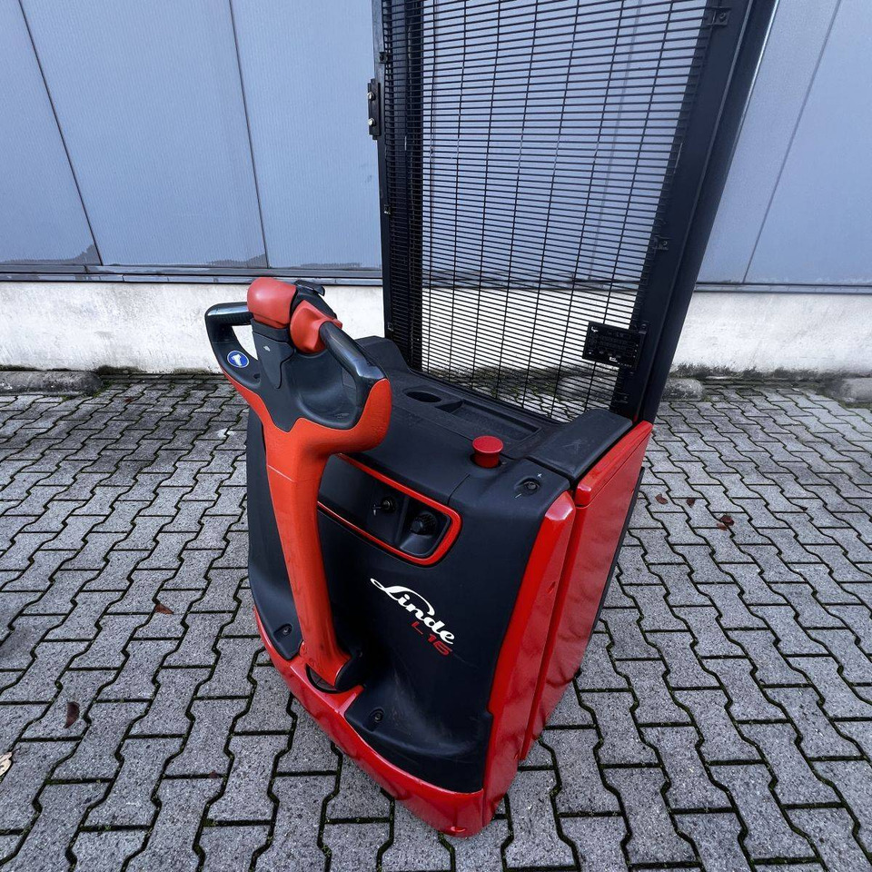 Linde L16 (1173) - Slagač stoga: slika Linde L16 (1173) - Slagač stoga Linde L16 (1173) - Slagač stoga: slika Linde L16 (1173) - Slagač stoga