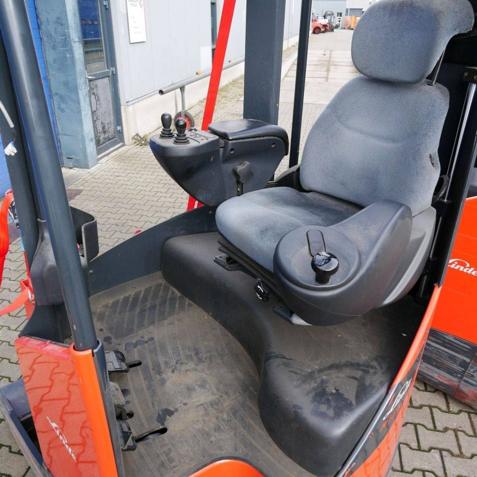 Linde R17XHD (116-03) - Regalni viličar: slika  Linde R17XHD (116-03) - Regalni viličar Linde R17XHD (116-03) - Regalni viličar: slika  Linde R17XHD (116-03) - Regalni viličar