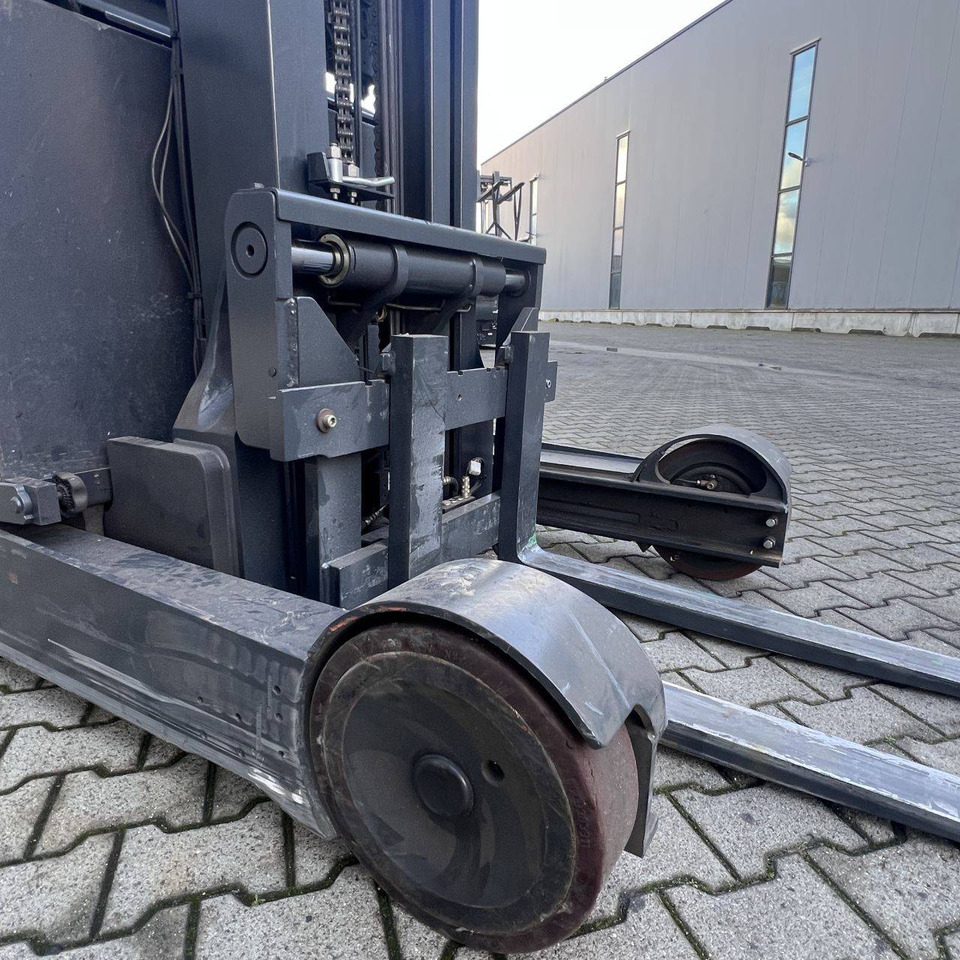 Regalni viličar Linde R20 HD (1120): slika Regalni viličar Linde R20 HD (1120)