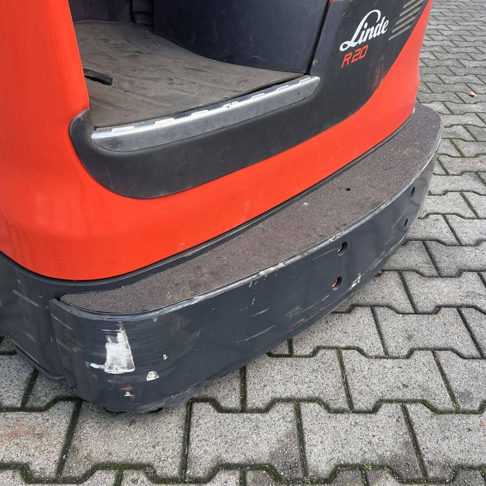 Regalni viličar Linde R20 HD (1120): slika Regalni viličar Linde R20 HD (1120)
