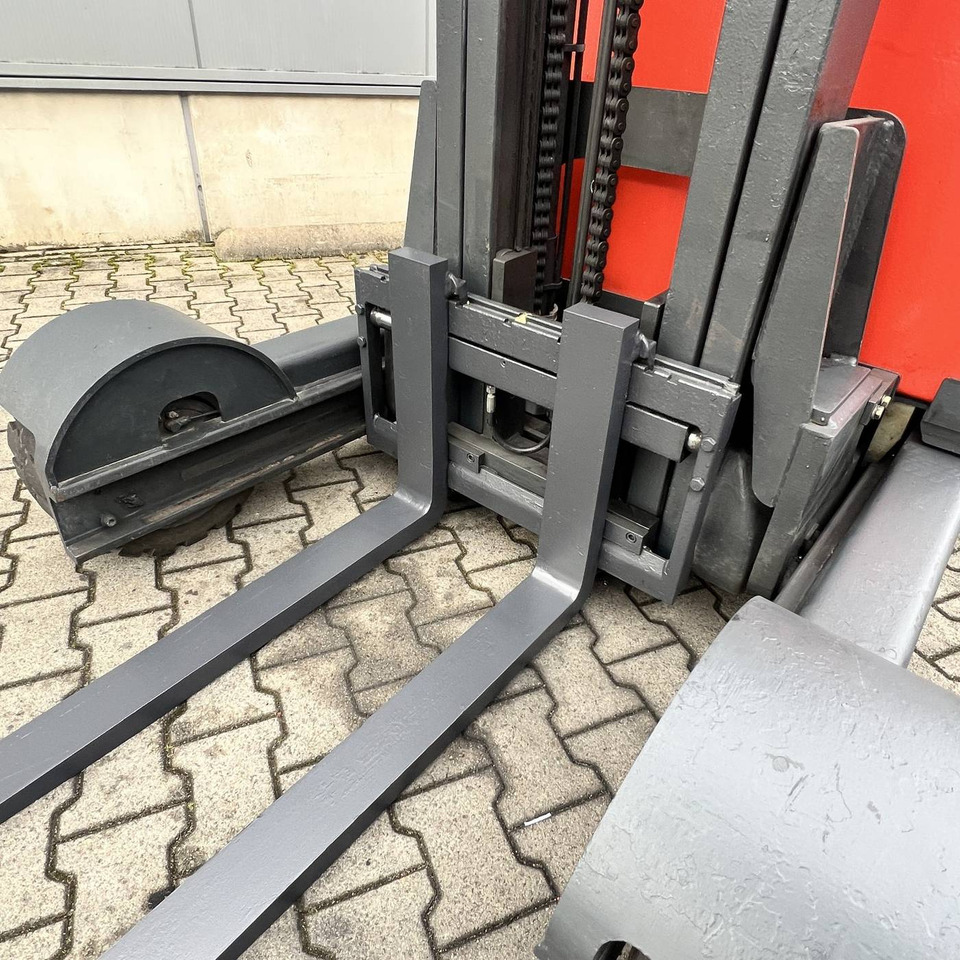Linde R20G-12 (115) - Regalni viličar: slika Linde R20G-12 (115) - Regalni viličar Linde R20G-12 (115) - Regalni viličar: slika Linde R20G-12 (115) - Regalni viličar