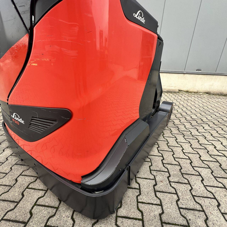 Linde R20W (1120) - Regalni viličar: slika  Linde R20W (1120) - Regalni viličar Linde R20W (1120) - Regalni viličar: slika  Linde R20W (1120) - Regalni viličar