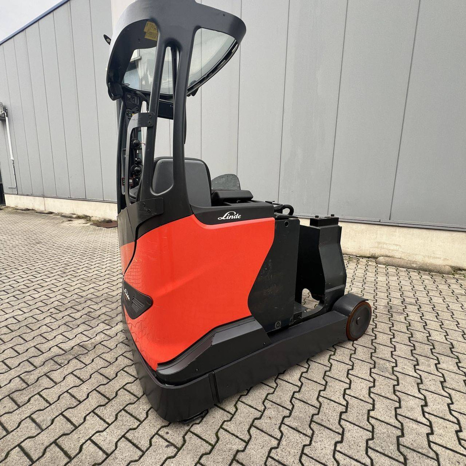 Linde R20W (1120) - Regalni viličar: slika  Linde R20W (1120) - Regalni viličar Linde R20W (1120) - Regalni viličar: slika  Linde R20W (1120) - Regalni viličar