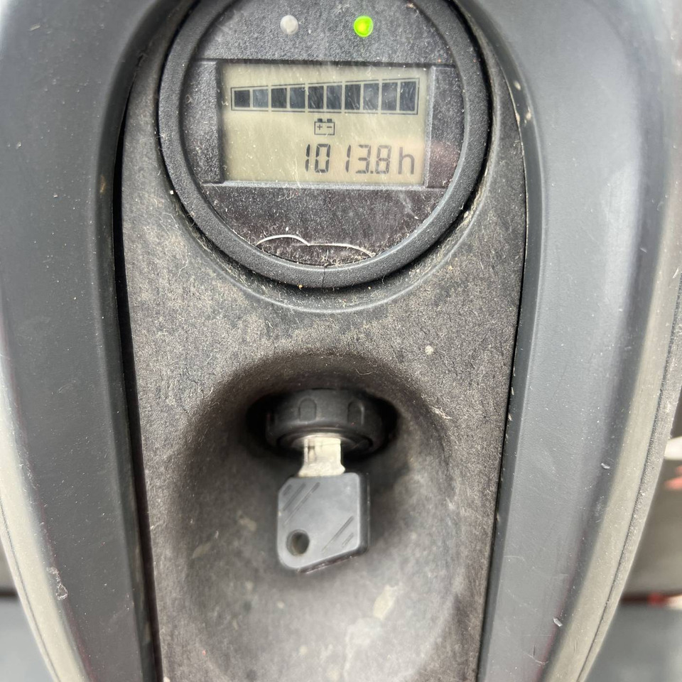 Linde T16 (1152) - Paletni viličar: slika Linde T16 (1152) - Paletni viličar Linde T16 (1152) - Paletni viličar: slika Linde T16 (1152) - Paletni viličar