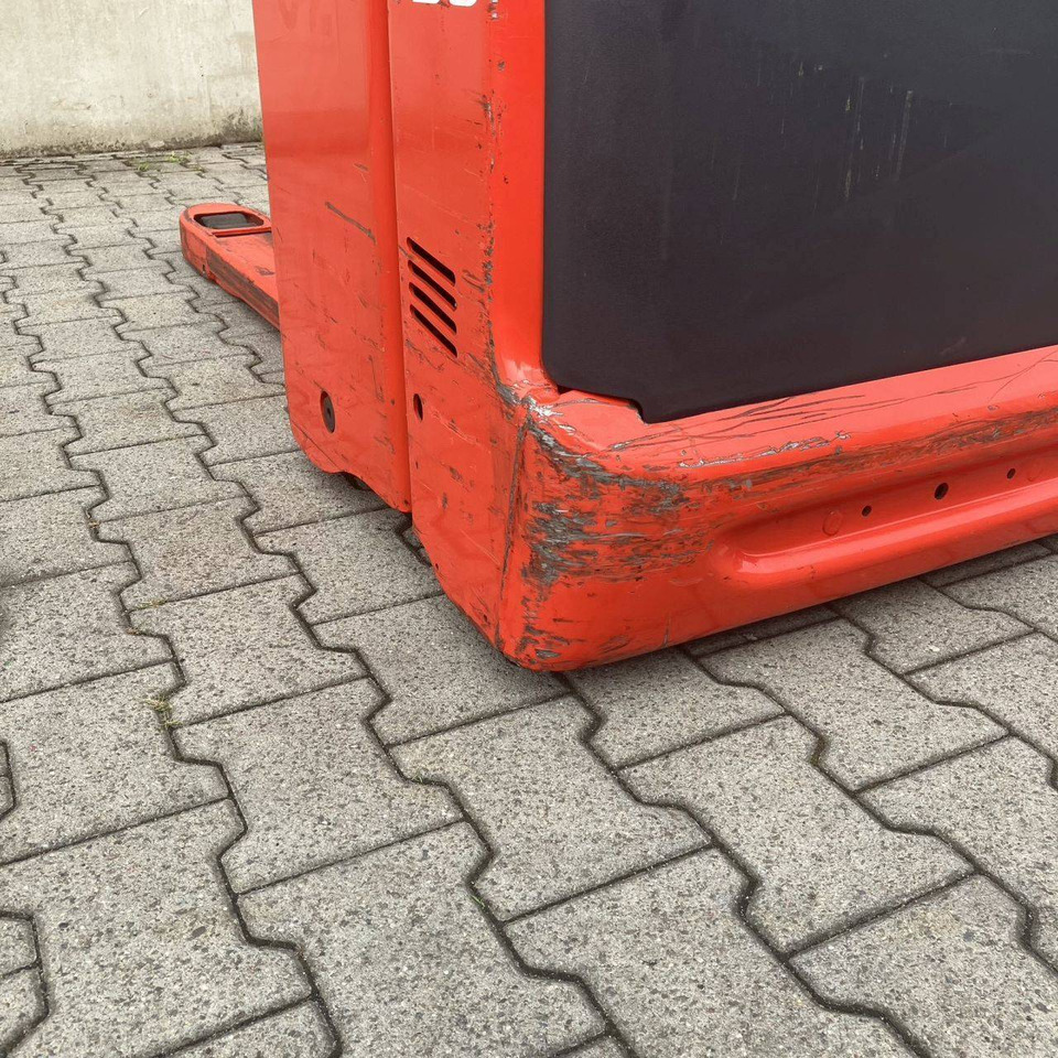 Paletni viličar Linde T30 (131): slika Paletni viličar Linde T30 (131)