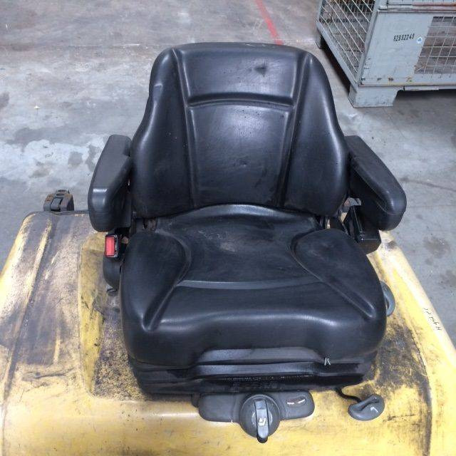 Motor cover with seat - Sjedalo za Oprema za rukovanje materijalima: slika Motor cover with seat - Sjedalo za Oprema za rukovanje materijalima Motor cover with seat - Sjedalo za Oprema za rukovanje materijalima: slika Motor cover with seat - Sjedalo za Oprema za rukovanje materijalima