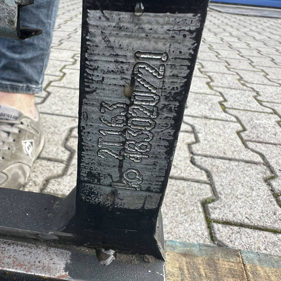 KAUP 2T163SN Forkpositioner without sideshift - Priključak: slika KAUP 2T163SN Forkpositioner without sideshift - Priključak KAUP 2T163SN Forkpositioner without sideshift - Priključak: slika KAUP 2T163SN Forkpositioner without sideshift - Priključak