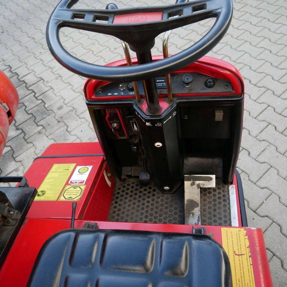 RCM 703H (LPG) - Pometač podova: slika RCM 703H (LPG) - Pometač podova RCM 703H (LPG) - Pometač podova: slika RCM 703H (LPG) - Pometač podova