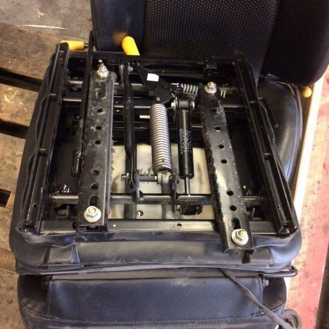 Seat for Linde Series 139/140 - Sjedalo za Oprema za rukovanje materijalima: slika Seat for Linde Series 139/140 - Sjedalo za Oprema za rukovanje materijalima Seat for Linde Series 139/140 - Sjedalo za Oprema za rukovanje materijalima: slika Seat for Linde Series 139/140 - Sjedalo za Oprema za rukovanje materijalima