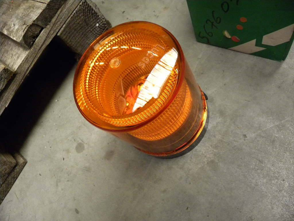 Warning light from Lucas - Svjetla/ Rasvjeta za Oprema za rukovanje materijalima: slika Warning light from Lucas - Svjetla/ Rasvjeta za Oprema za rukovanje materijalima Warning light from Lucas - Svjetla/ Rasvjeta za Oprema za rukovanje materijalima: slika Warning light from Lucas - Svjetla/ Rasvjeta za Oprema za rukovanje materijalima