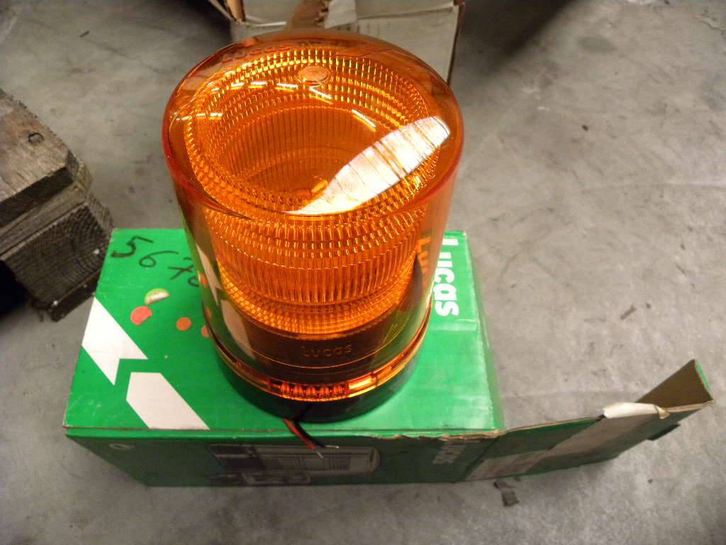 Warning light from Lucas - Svjetla/ Rasvjeta za Oprema za rukovanje materijalima: slika Warning light from Lucas - Svjetla/ Rasvjeta za Oprema za rukovanje materijalima Warning light from Lucas - Svjetla/ Rasvjeta za Oprema za rukovanje materijalima: slika Warning light from Lucas - Svjetla/ Rasvjeta za Oprema za rukovanje materijalima