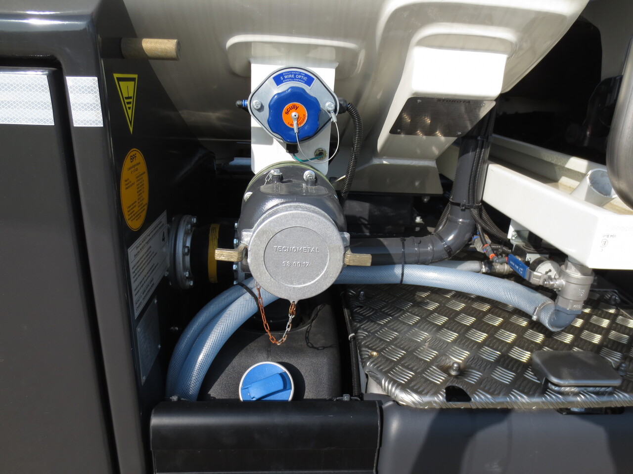 SCANIA G370 - Kamion cisterna: slika SCANIA G370 - Kamion cisterna SCANIA G370 - Kamion cisterna: slika SCANIA G370 - Kamion cisterna