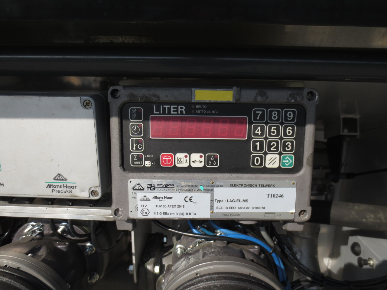 SCANIA G370 - Kamion cisterna: slika SCANIA G370 - Kamion cisterna SCANIA G370 - Kamion cisterna: slika SCANIA G370 - Kamion cisterna