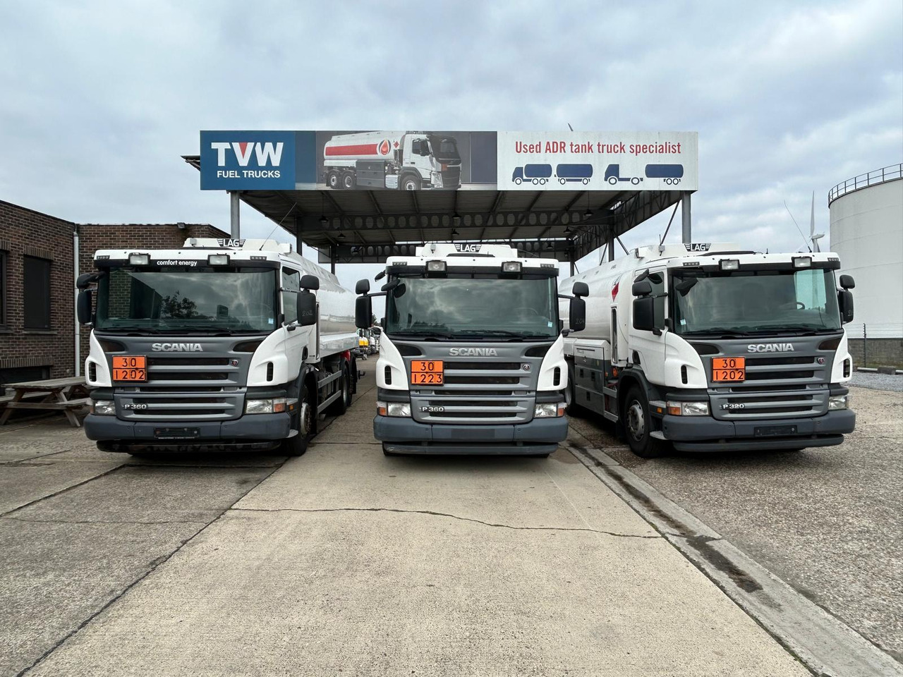 SCANIA P320/P360 (lot of 3) - Kamion cisterna: slika SCANIA P320/P360 (lot of 3) - Kamion cisterna SCANIA P320/P360 (lot of 3) - Kamion cisterna: slika SCANIA P320/P360 (lot of 3) - Kamion cisterna