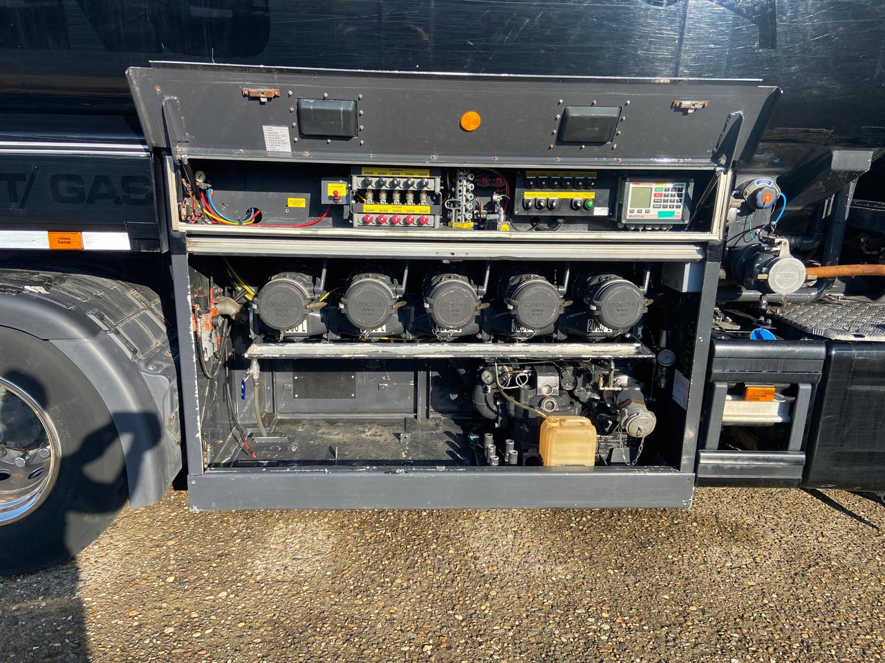 SCANIA P410 - Kamion cisterna: slika SCANIA P410 - Kamion cisterna SCANIA P410 - Kamion cisterna: slika SCANIA P410 - Kamion cisterna