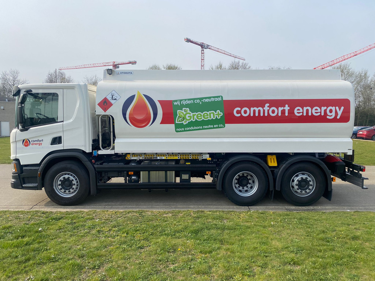Kamion cisterna SCANIA P410: slika Kamion cisterna SCANIA P410