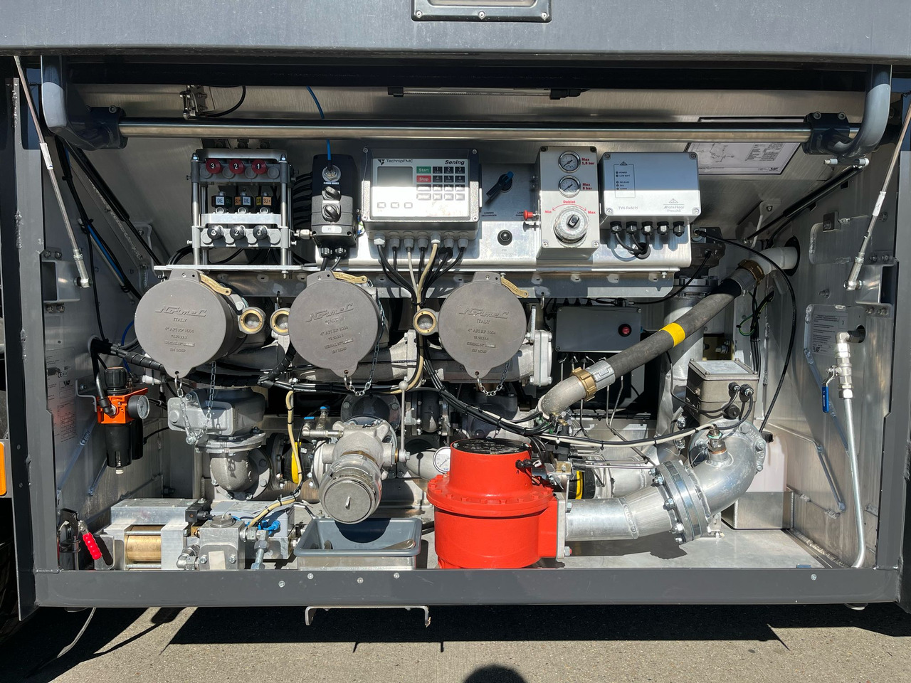 VOLVO FL - Kamion cisterna: slika VOLVO FL - Kamion cisterna VOLVO FL - Kamion cisterna: slika VOLVO FL - Kamion cisterna