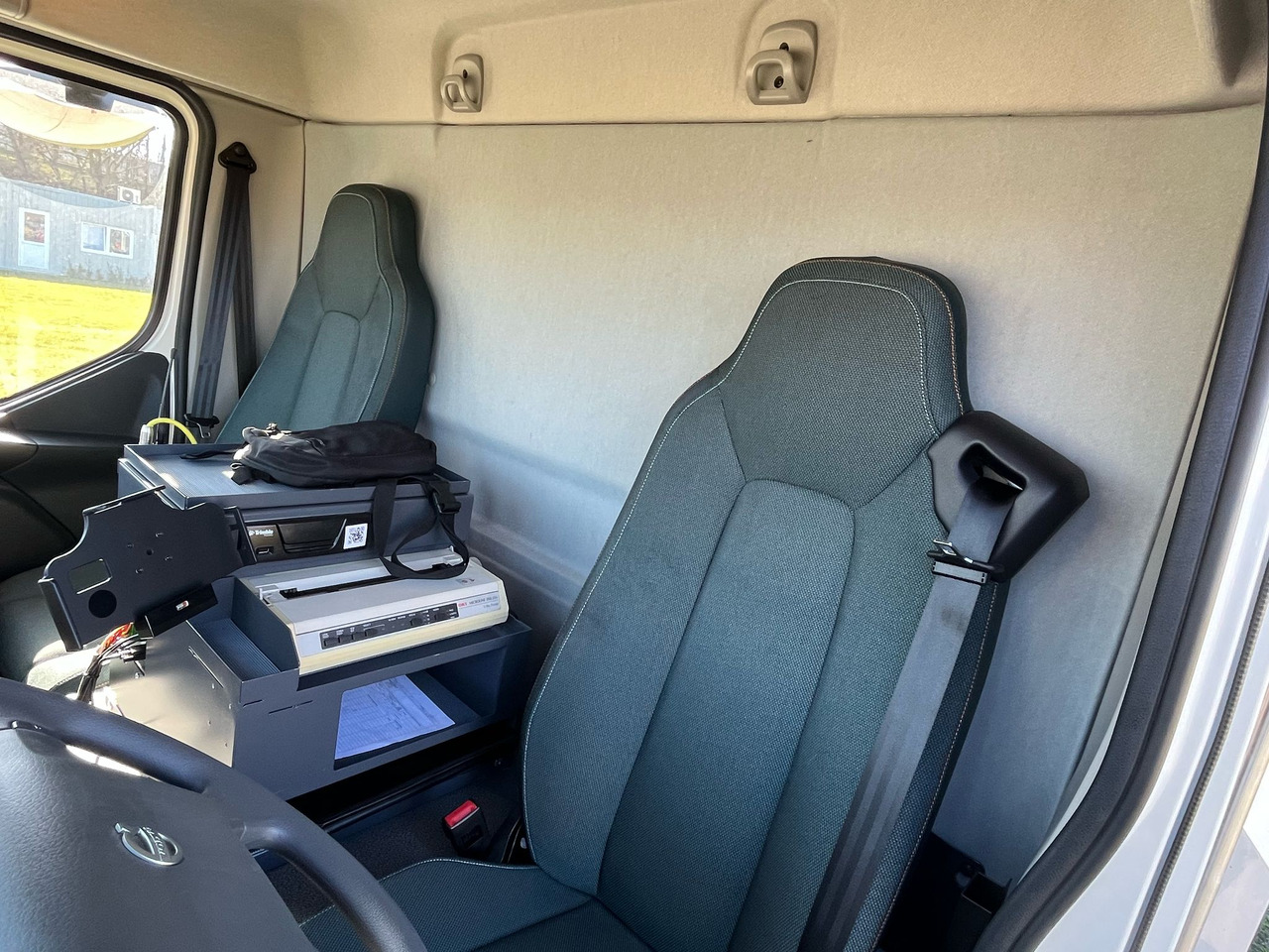 VOLVO FL - Kamion cisterna: slika VOLVO FL - Kamion cisterna VOLVO FL - Kamion cisterna: slika VOLVO FL - Kamion cisterna