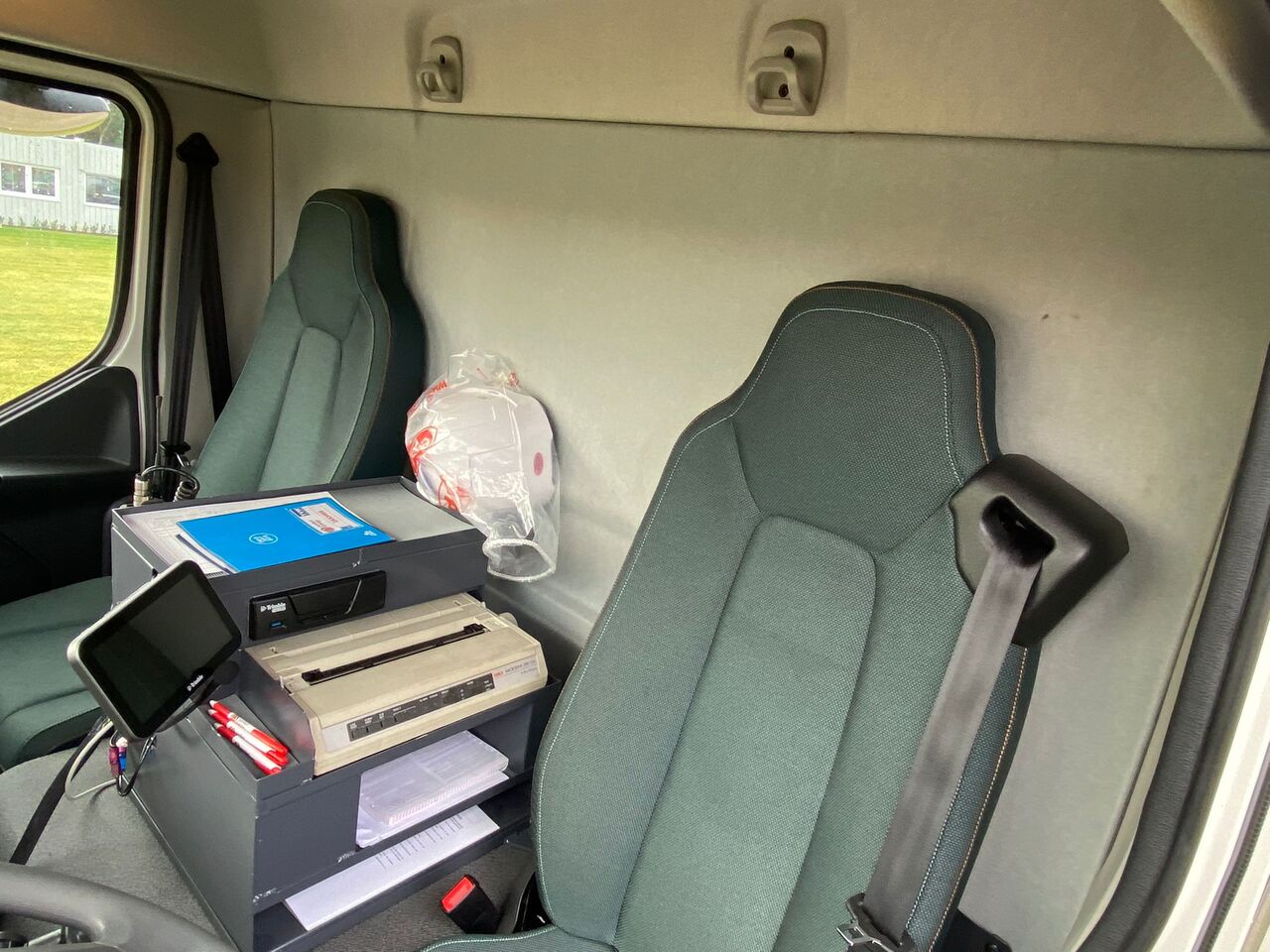 VOLVO FL - Kamion cisterna: slika VOLVO FL - Kamion cisterna VOLVO FL - Kamion cisterna: slika VOLVO FL - Kamion cisterna