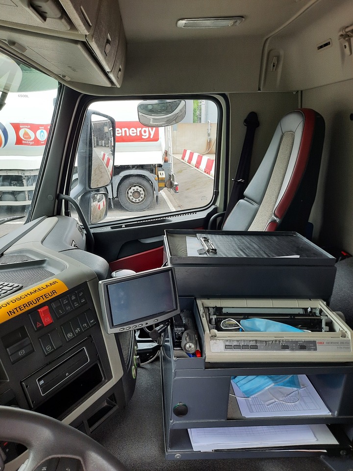 VOLVO FM - Kamion cisterna: slika VOLVO FM - Kamion cisterna VOLVO FM - Kamion cisterna: slika VOLVO FM - Kamion cisterna