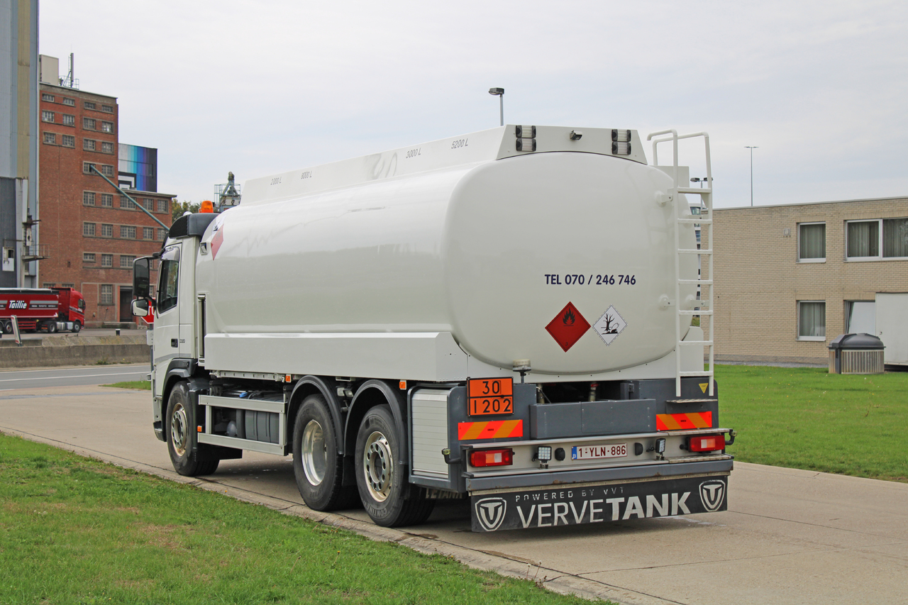 Kamion cisterna VOLVO FM: slika Kamion cisterna VOLVO FM