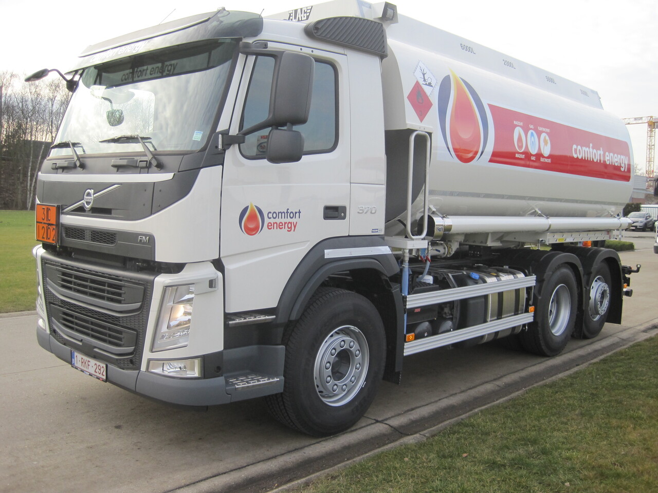 VOLVO FM - Kamion cisterna: slika VOLVO FM - Kamion cisterna VOLVO FM - Kamion cisterna: slika VOLVO FM - Kamion cisterna