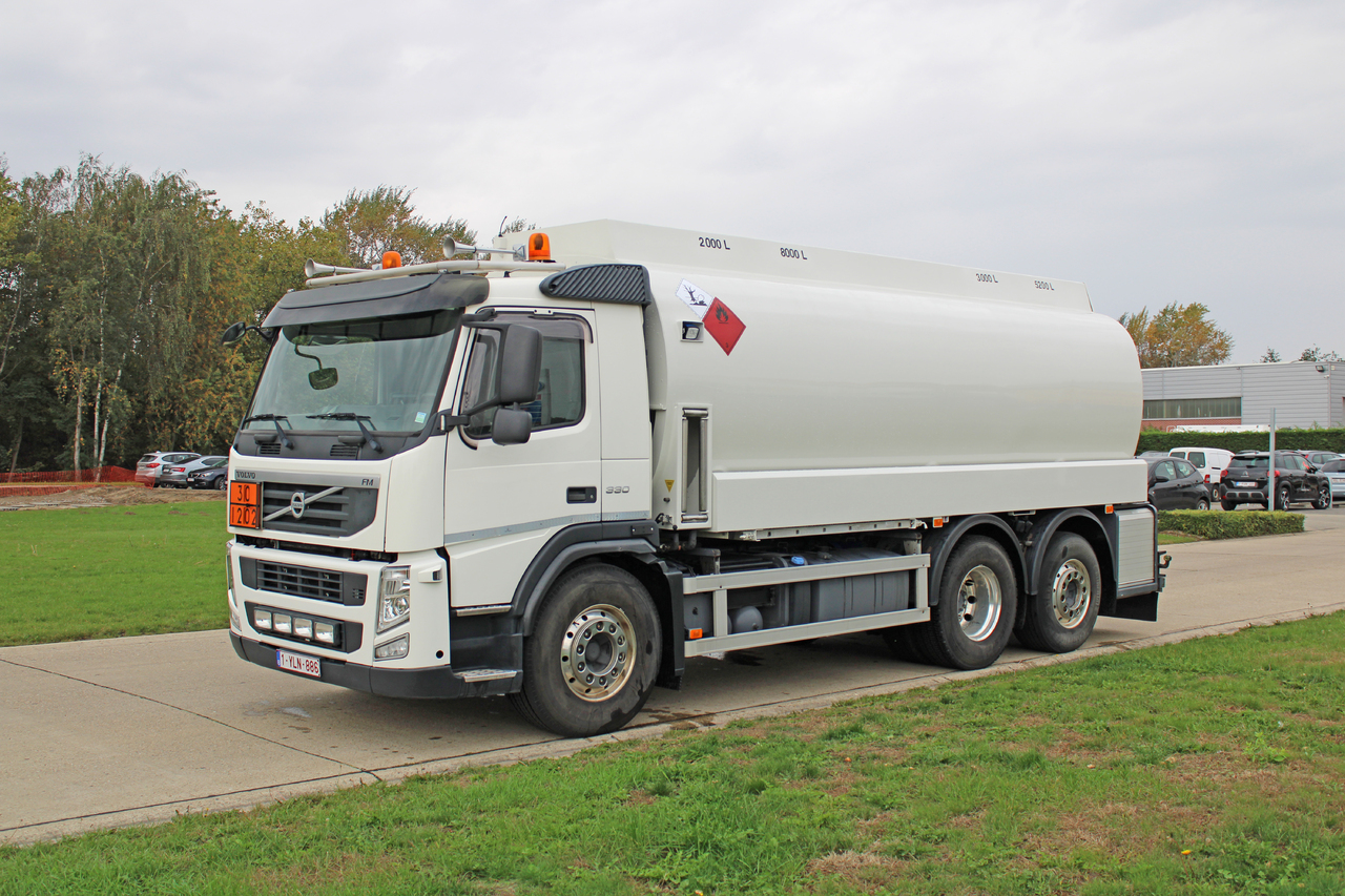 VOLVO FM - Kamion cisterna: slika VOLVO FM - Kamion cisterna VOLVO FM - Kamion cisterna: slika VOLVO FM - Kamion cisterna