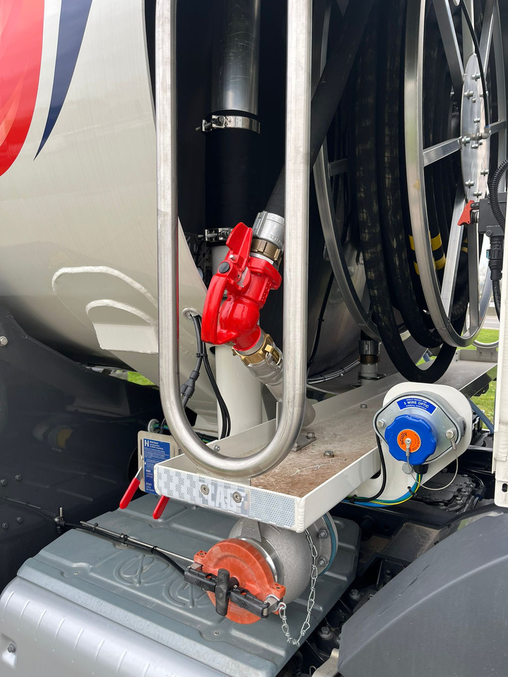 VOLVO FM380 - Kamion cisterna: slika VOLVO FM380 - Kamion cisterna VOLVO FM380 - Kamion cisterna: slika VOLVO FM380 - Kamion cisterna