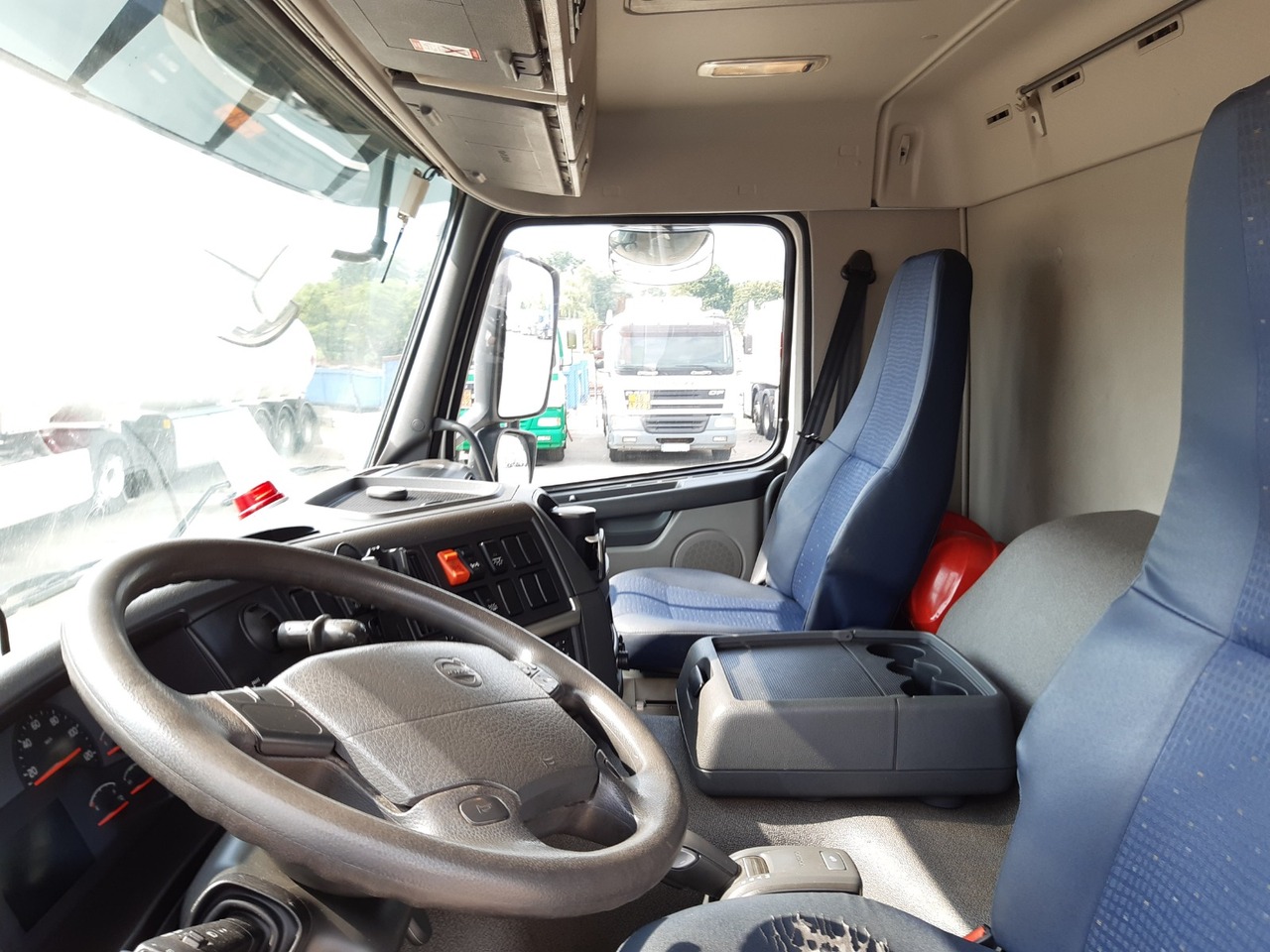 Volvo FMFH - Kamion cisterna: slika Volvo FMFH - Kamion cisterna Volvo FMFH - Kamion cisterna: slika Volvo FMFH - Kamion cisterna