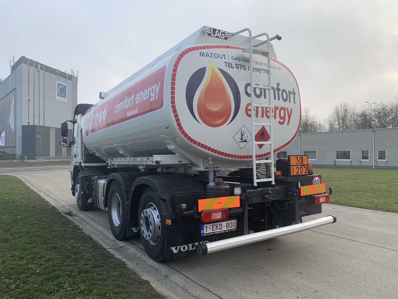 Kamion cisterna Volvo FMFH: slika Kamion cisterna Volvo FMFH