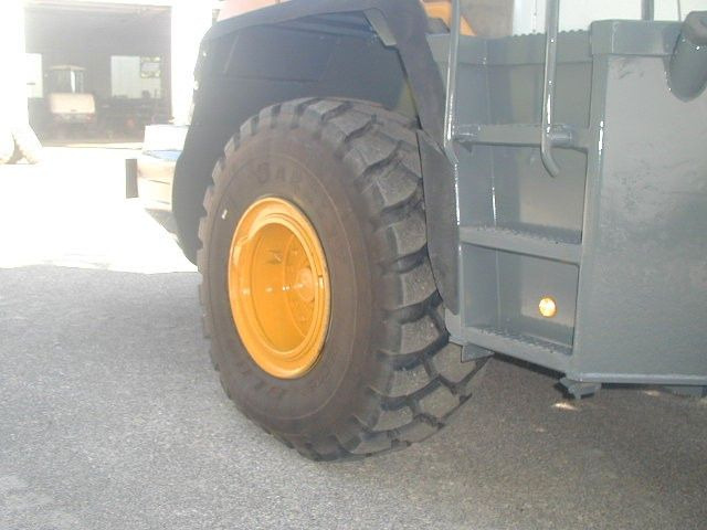 Utovarivač na kotačima Liebherr L556 2plus2: slika Utovarivač na kotačima Liebherr L556 2plus2 Utovarivač na kotačima Liebherr L556 2plus2: slika Utovarivač na kotačima Liebherr L556 2plus2