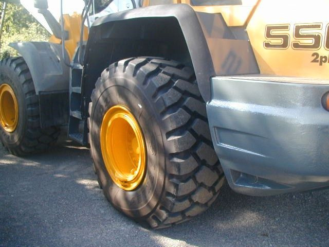 Utovarivač na kotačima Liebherr L556 2plus2: slika Utovarivač na kotačima Liebherr L556 2plus2 Utovarivač na kotačima Liebherr L556 2plus2: slika Utovarivač na kotačima Liebherr L556 2plus2