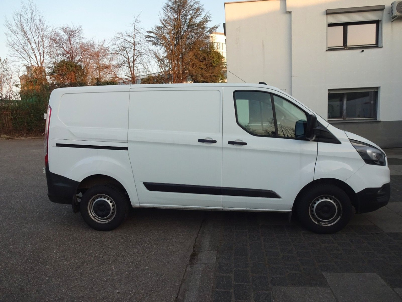 Ford Transit Custom Kasten 280 L1H1, PDC - Furgon: slika Ford Transit Custom Kasten 280 L1H1, PDC - Furgon Ford Transit Custom Kasten 280 L1H1, PDC - Furgon: slika Ford Transit Custom Kasten 280 L1H1, PDC - Furgon