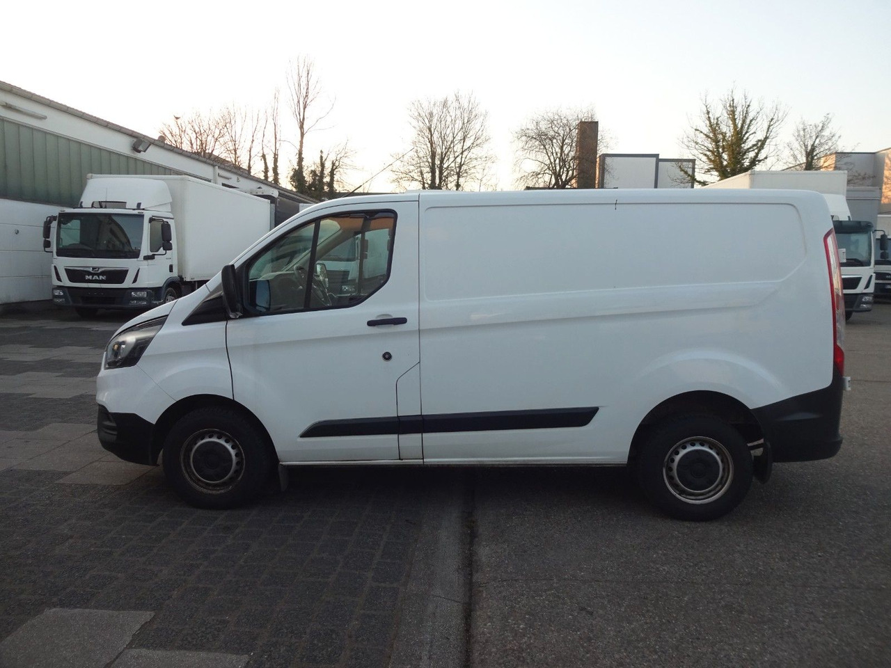 Zakup  Ford Transit Custom Kasten 280 L1H1, PDC Ford Transit Custom Kasten 280 L1H1, PDC: slika Zakup  Ford Transit Custom Kasten 280 L1H1, PDC Ford Transit Custom Kasten 280 L1H1, PDC