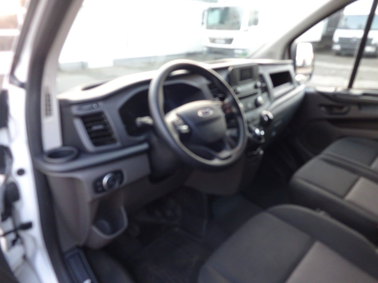 Zakup  Ford Transit Custom Kasten 280 L1H1, PDC Ford Transit Custom Kasten 280 L1H1, PDC: slika Zakup  Ford Transit Custom Kasten 280 L1H1, PDC Ford Transit Custom Kasten 280 L1H1, PDC