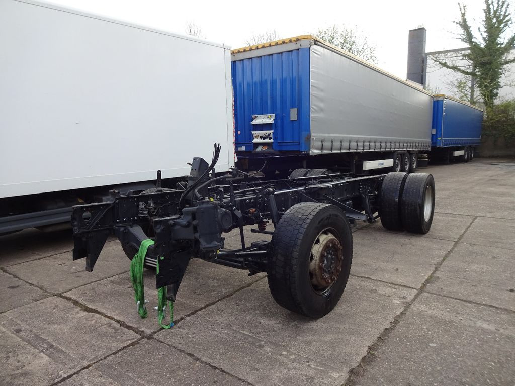 MAN TGX 18.480, Chassis mit Hinterachse, Bj-2016 - Okvir/ Šasija za Kamion: slika MAN TGX 18.480, Chassis mit Hinterachse, Bj-2016 - Okvir/ Šasija za Kamion MAN TGX 18.480, Chassis mit Hinterachse, Bj-2016 - Okvir/ Šasija za Kamion: slika MAN TGX 18.480, Chassis mit Hinterachse, Bj-2016 - Okvir/ Šasija za Kamion