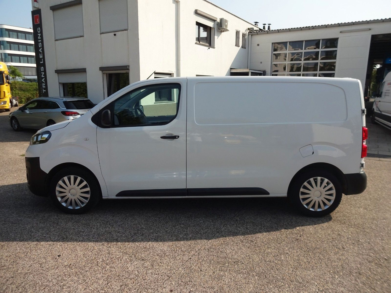 Opel Vivaro Kasten L1H1, Klima, PDC, - Mali kombi: slika Opel Vivaro Kasten L1H1, Klima, PDC, - Mali kombi Opel Vivaro Kasten L1H1, Klima, PDC, - Mali kombi: slika Opel Vivaro Kasten L1H1, Klima, PDC, - Mali kombi