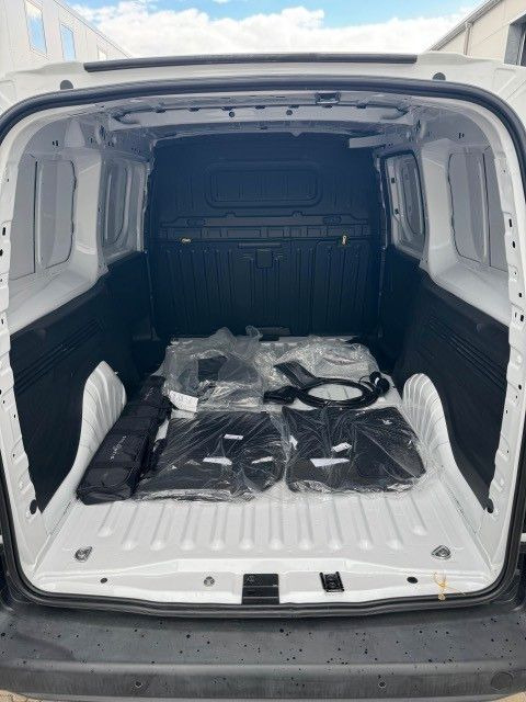 Peugeot 2 Partner Premium Elektro, L3H1, 100 kW, Kamera - Mali kombi, Električno dostavno vozilo: slika Peugeot 2 Partner Premium Elektro, L3H1, 100 kW, Kamera - Mali kombi, Električno dostavno vozilo Peugeot 2 Partner Premium Elektro, L3H1, 100 kW, Kamera - Mali kombi, Električno dostavno vozilo: slika Peugeot 2 Partner Premium Elektro, L3H1, 100 kW, Kamera - Mali kombi, Električno dostavno vozilo