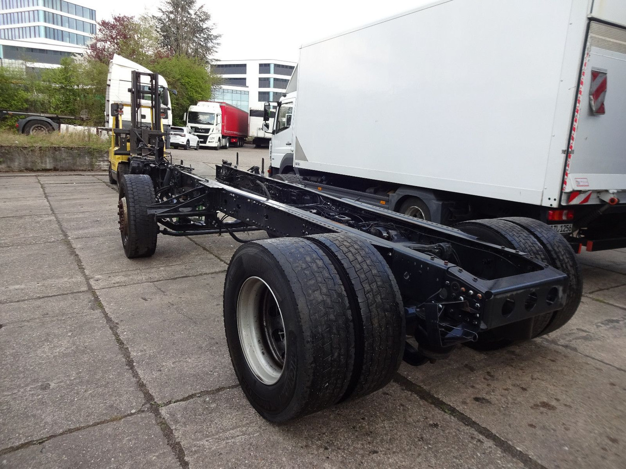 MAN TGX 18.480, Chassis mit Hinterachse, Bj-2016 - Tegljač: slika MAN TGX 18.480, Chassis mit Hinterachse, Bj-2016 - Tegljač MAN TGX 18.480, Chassis mit Hinterachse, Bj-2016 - Tegljač: slika MAN TGX 18.480, Chassis mit Hinterachse, Bj-2016 - Tegljač