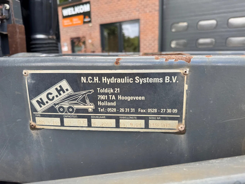 DAF XF 105.460 6X2 Space Cab Manual 565.815KM - Kamion s kabelskim sustavom: slika DAF XF 105.460 6X2 Space Cab Manual 565.815KM - Kamion s kabelskim sustavom DAF XF 105.460 6X2 Space Cab Manual 565.815KM - Kamion s kabelskim sustavom: slika DAF XF 105.460 6X2 Space Cab Manual 565.815KM - Kamion s kabelskim sustavom
