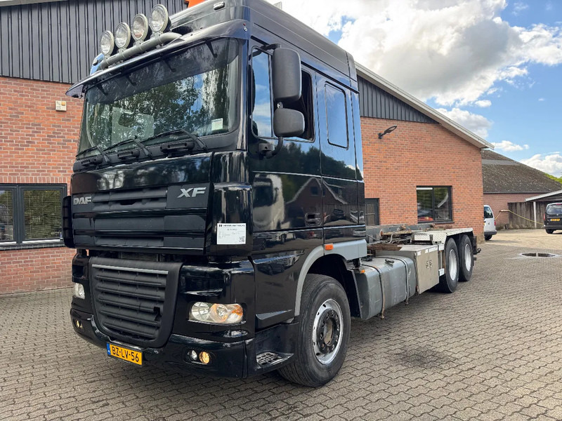Zakup DAF XF 105.460 6X2 Space Cab Manual 565.815KM DAF XF 105.460 6X2 Space Cab Manual 565.815KM: slika Zakup DAF XF 105.460 6X2 Space Cab Manual 565.815KM DAF XF 105.460 6X2 Space Cab Manual 565.815KM