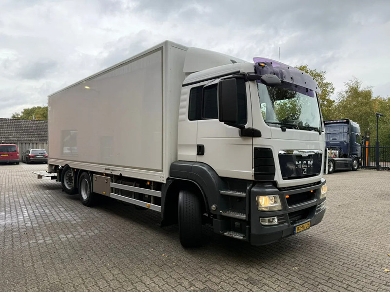 MAN TGS 26.320 Koffer Stuuras AHK 2500KG LBW 580.347KM! NL Truck - Kamion sandučar: slika MAN TGS 26.320 Koffer Stuuras AHK 2500KG LBW 580.347KM! NL Truck - Kamion sandučar MAN TGS 26.320 Koffer Stuuras AHK 2500KG LBW 580.347KM! NL Truck - Kamion sandučar: slika MAN TGS 26.320 Koffer Stuuras AHK 2500KG LBW 580.347KM! NL Truck - Kamion sandučar