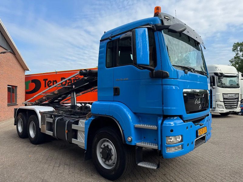 MAN TGS 26.440 6X6 30T NCH Kabel/Cable Manual EEV AHK NL Truck - Kamion s kabelskim sustavom: slika MAN TGS 26.440 6X6 30T NCH Kabel/Cable Manual EEV AHK NL Truck - Kamion s kabelskim sustavom MAN TGS 26.440 6X6 30T NCH Kabel/Cable Manual EEV AHK NL Truck - Kamion s kabelskim sustavom: slika MAN TGS 26.440 6X6 30T NCH Kabel/Cable Manual EEV AHK NL Truck - Kamion s kabelskim sustavom