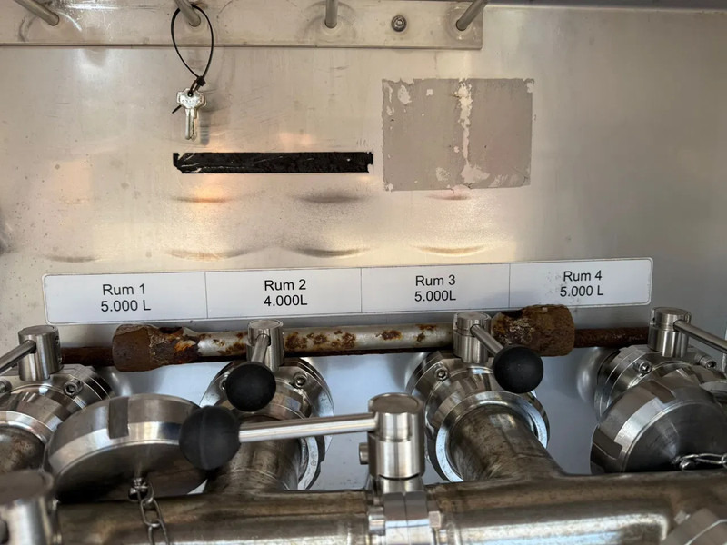 Poluprikolica cisterna Magyar VM Tarm 19.000L RVS/INOX Melk/Milk/Milch Food 3 Rooms Liftas: slika Poluprikolica cisterna Magyar VM Tarm 19.000L RVS/INOX Melk/Milk/Milch Food 3 Rooms Liftas