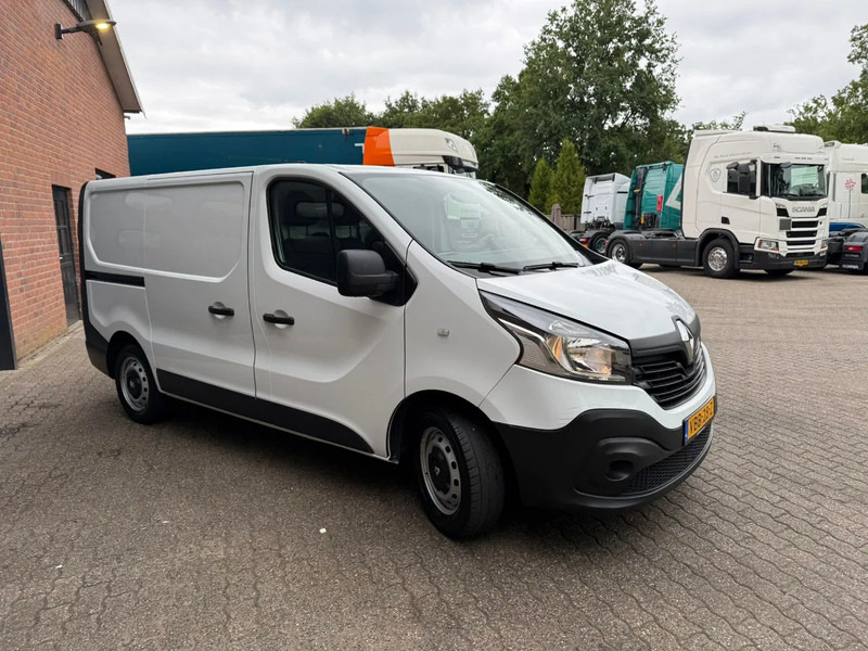 Renault Trafic 1.6 dCi T27 L1H1 Comfort Airco/Klima Trekhaak EURO 6 - Mali kombi: slika Renault Trafic 1.6 dCi T27 L1H1 Comfort Airco/Klima Trekhaak EURO 6 - Mali kombi Renault Trafic 1.6 dCi T27 L1H1 Comfort Airco/Klima Trekhaak EURO 6 - Mali kombi: slika Renault Trafic 1.6 dCi T27 L1H1 Comfort Airco/Klima Trekhaak EURO 6 - Mali kombi