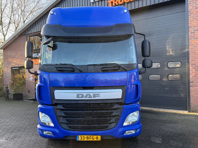 DAF CF 400 Space Cab - Tegljač: slika DAF CF 400 Space Cab - Tegljač DAF CF 400 Space Cab - Tegljač: slika DAF CF 400 Space Cab - Tegljač