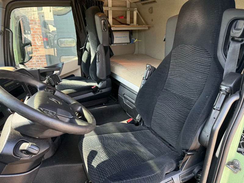 Interior photo 2: Tegljač Mercedes-Benz Actros 1936 4X2 Streamspace Xenon NL Truck